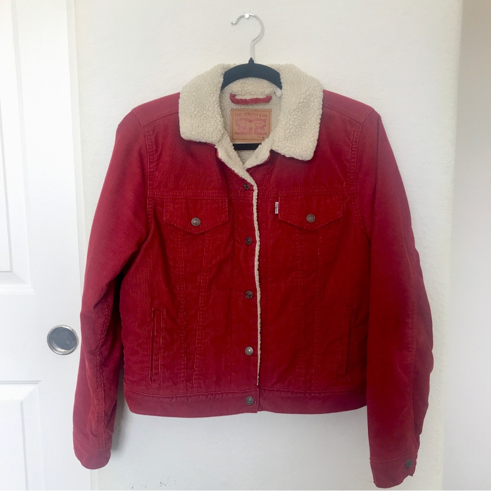 Levi’s Original Cropped Red Corduroy Sherpa Trucker Jacket Size Medium